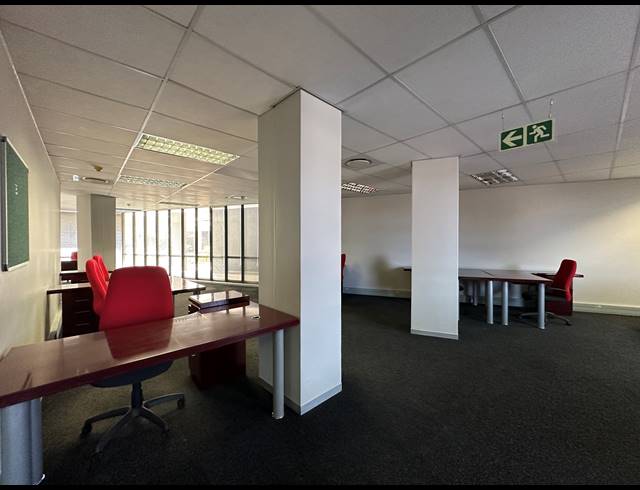 220.40M² OFFICE TO LET IN IRENE